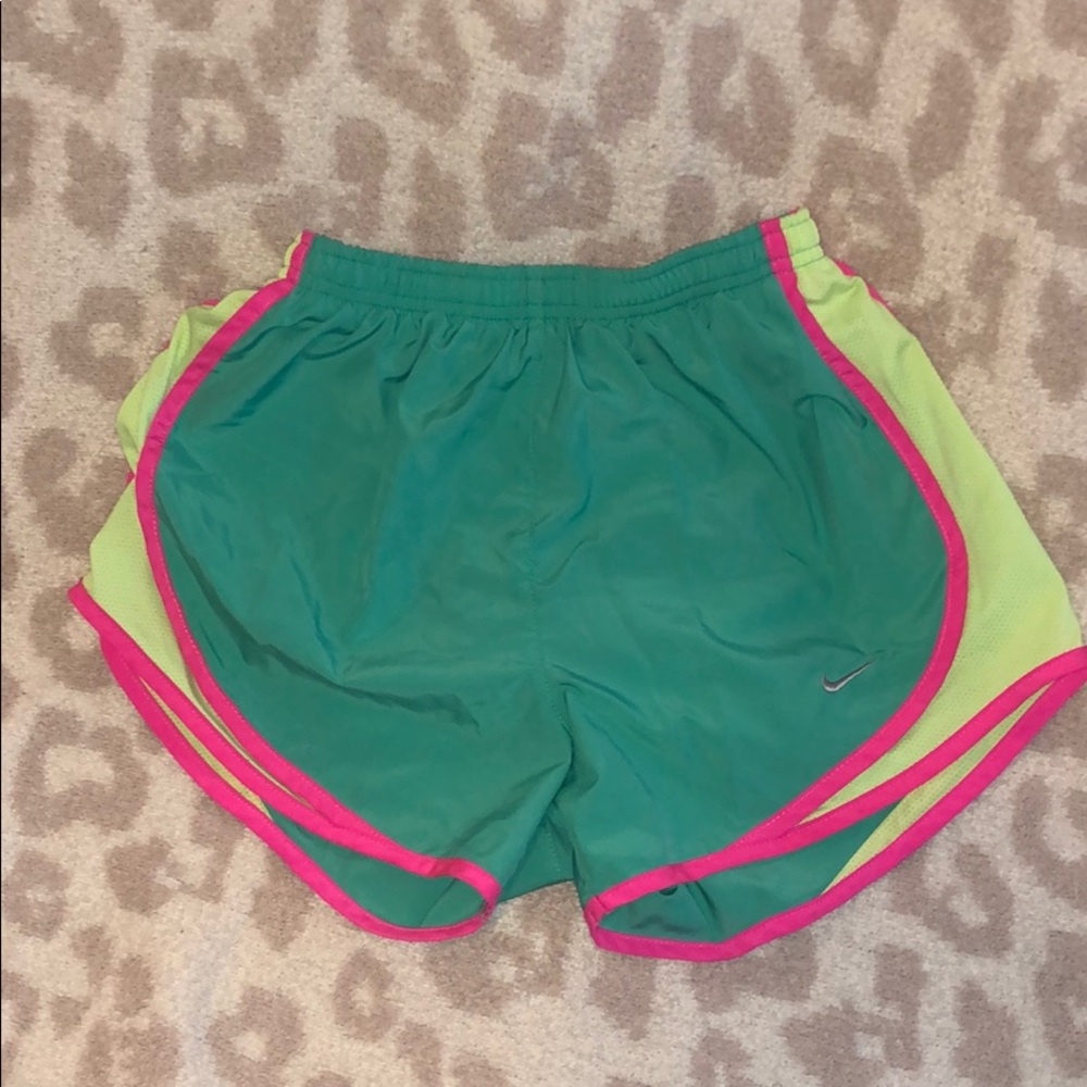 Nike DRI-Fit Tempo Running Short